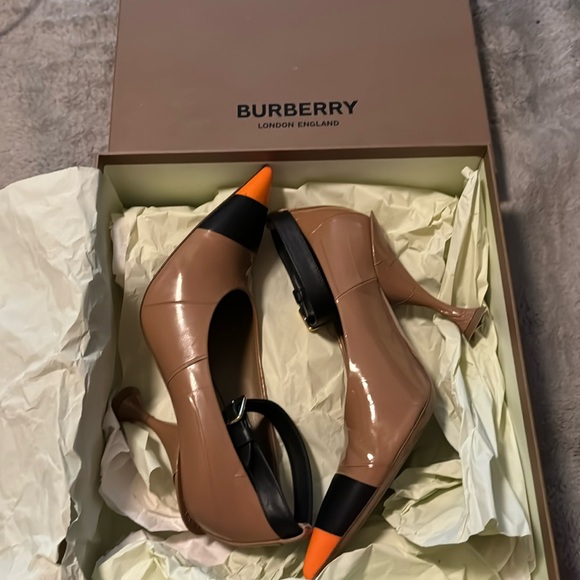 Burberry Heels - Picture 1 of 4
